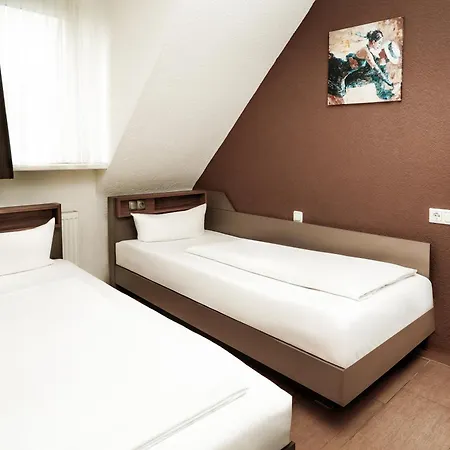 佛恩豪塞霍夫酒店 2*