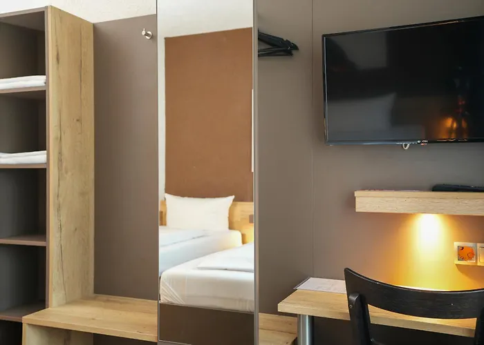 Hotel Frohnhauser Hof 2*