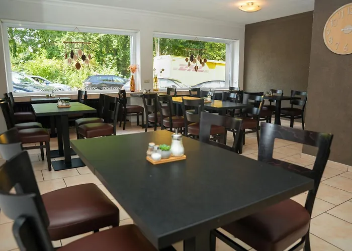 Hotel Frohnhauser Hof 2*